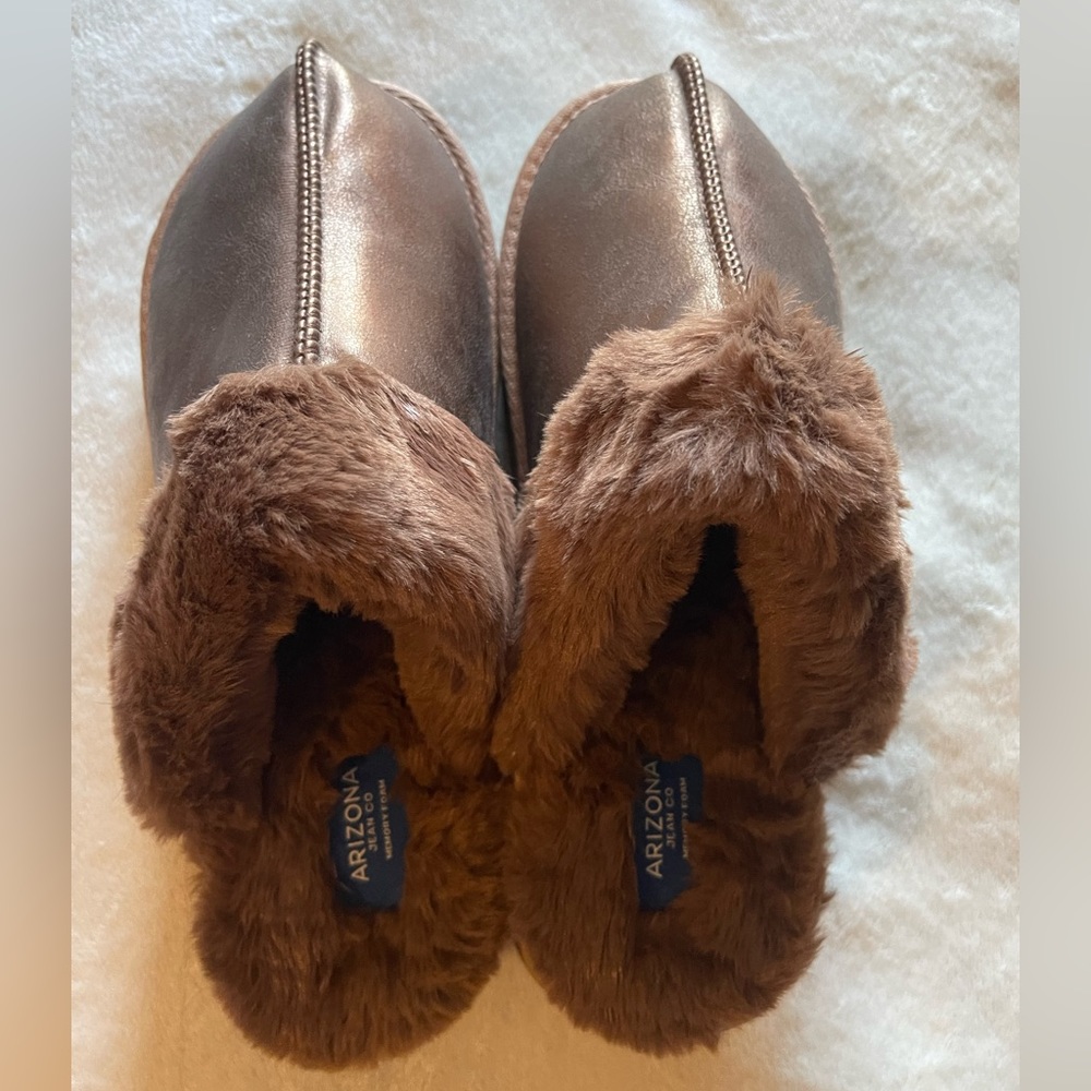 💕 NWOT Arizona Tori Womens Slip-On Slippers💕